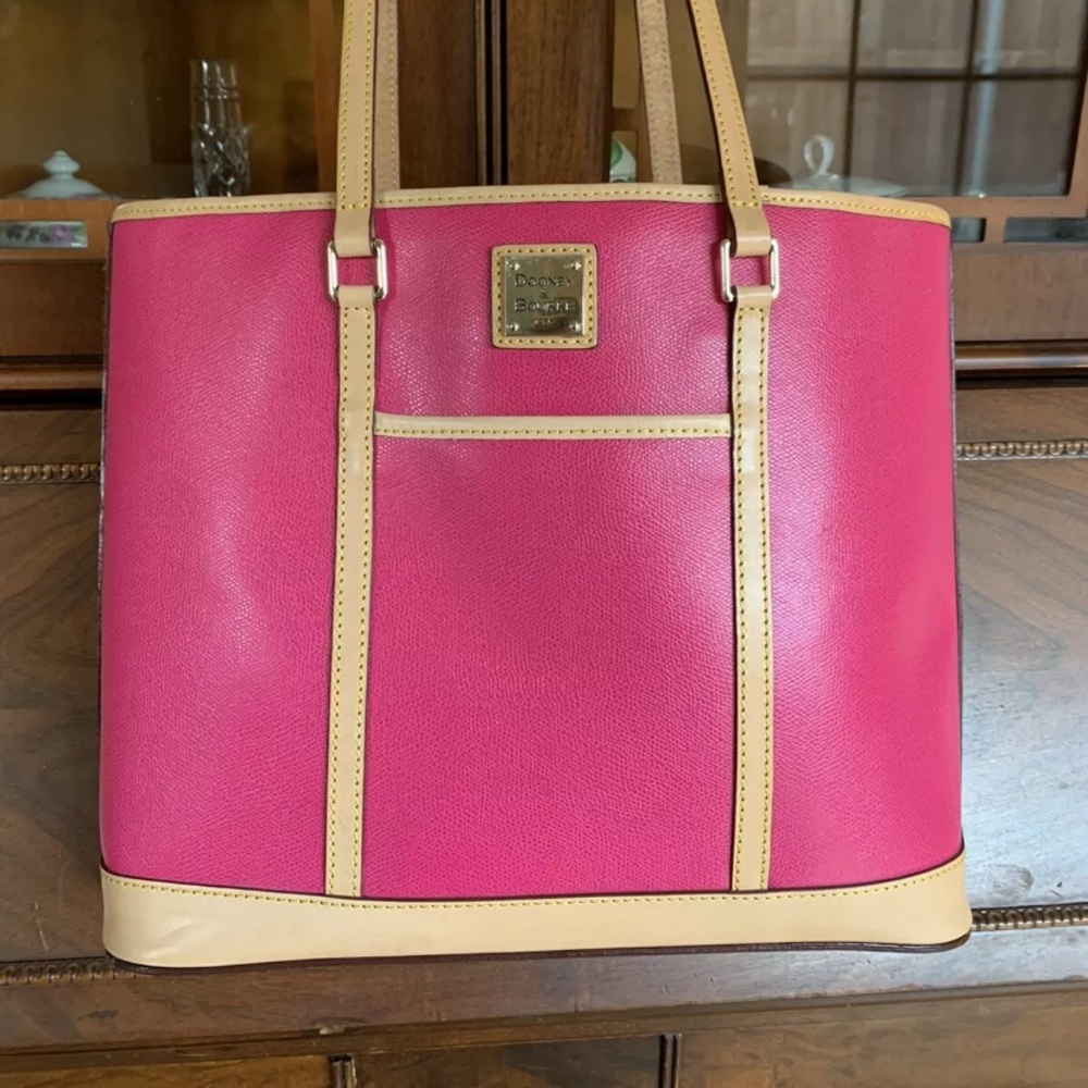 NWT Dooney&Bourke Cynthia Tote in pink